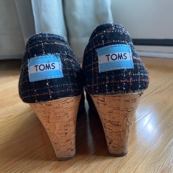 Toms shoes - Picture 2 of 5
